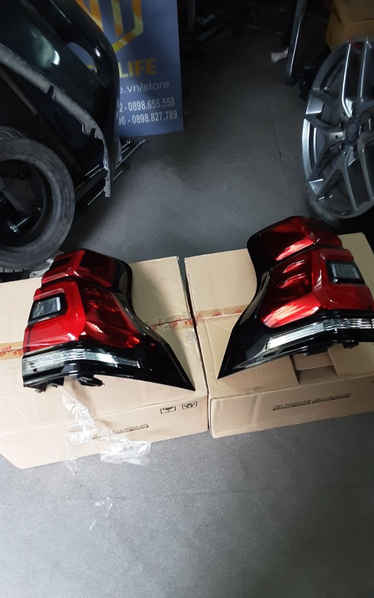 Đèn hậu , đèn lái Toyota Prado đời 2018-2022, Mã 81561- 60c30, 81551-60c30